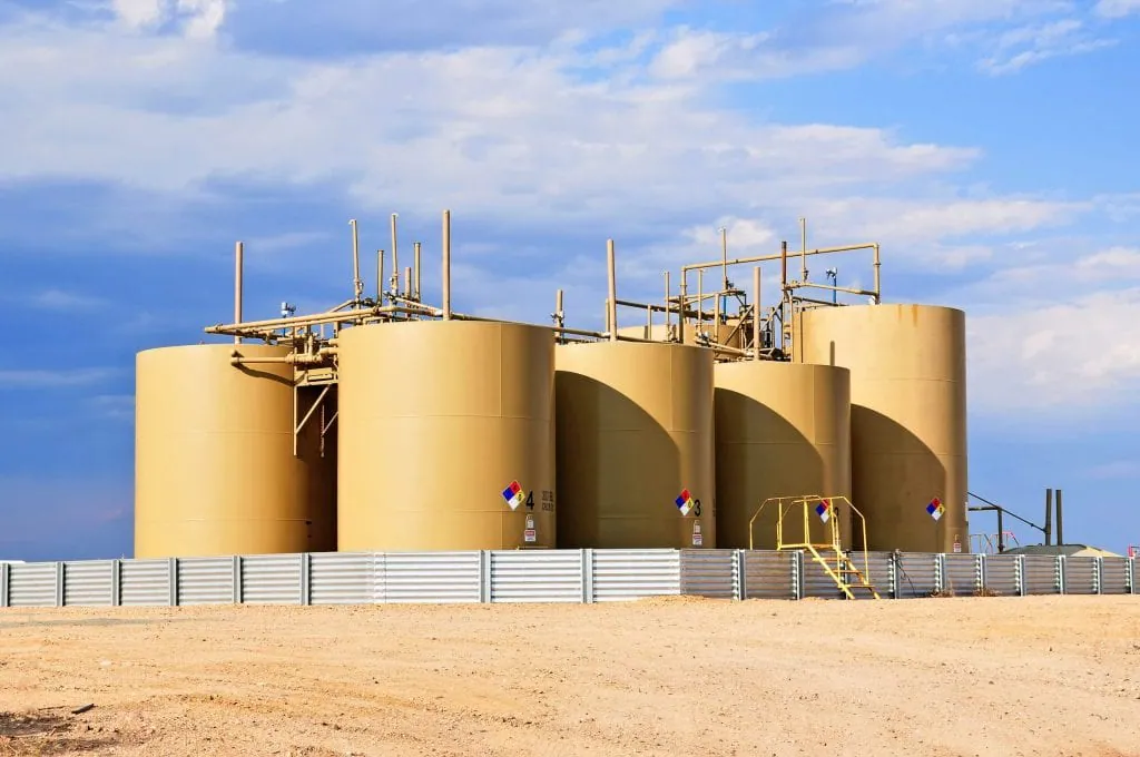 Storage tank suited to a polyurea lining system
