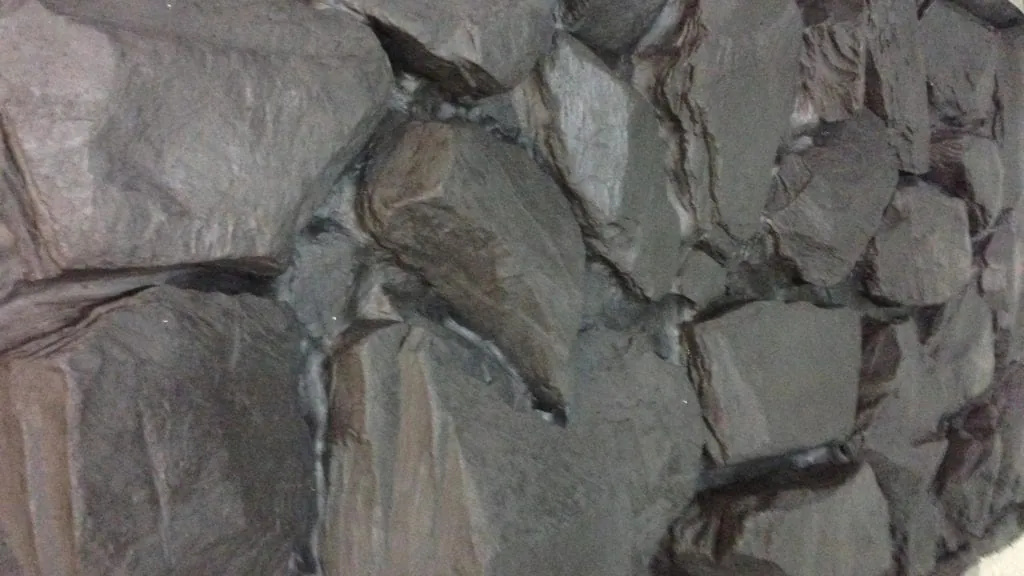 EPS foam rocks coated with polyurea