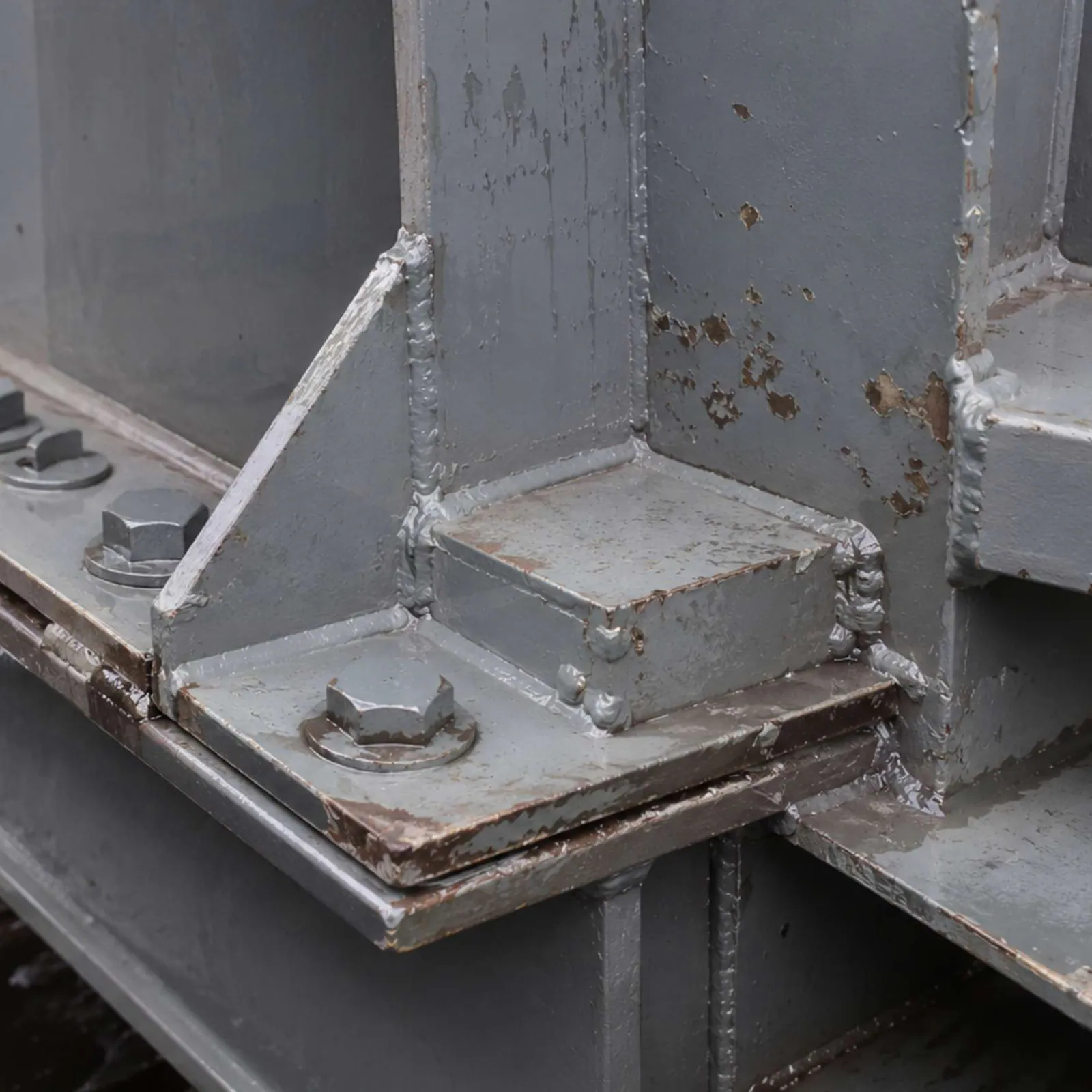 Steel welds, bolts, sharp edges and complex geometry