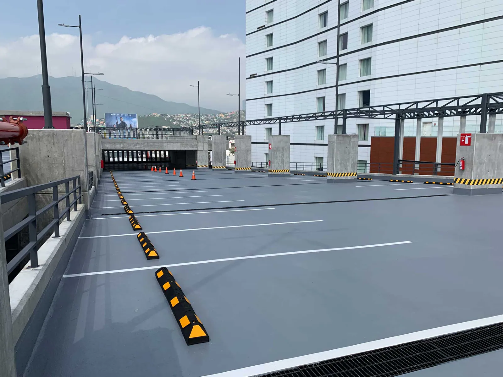 Polyurea traffic deck coating