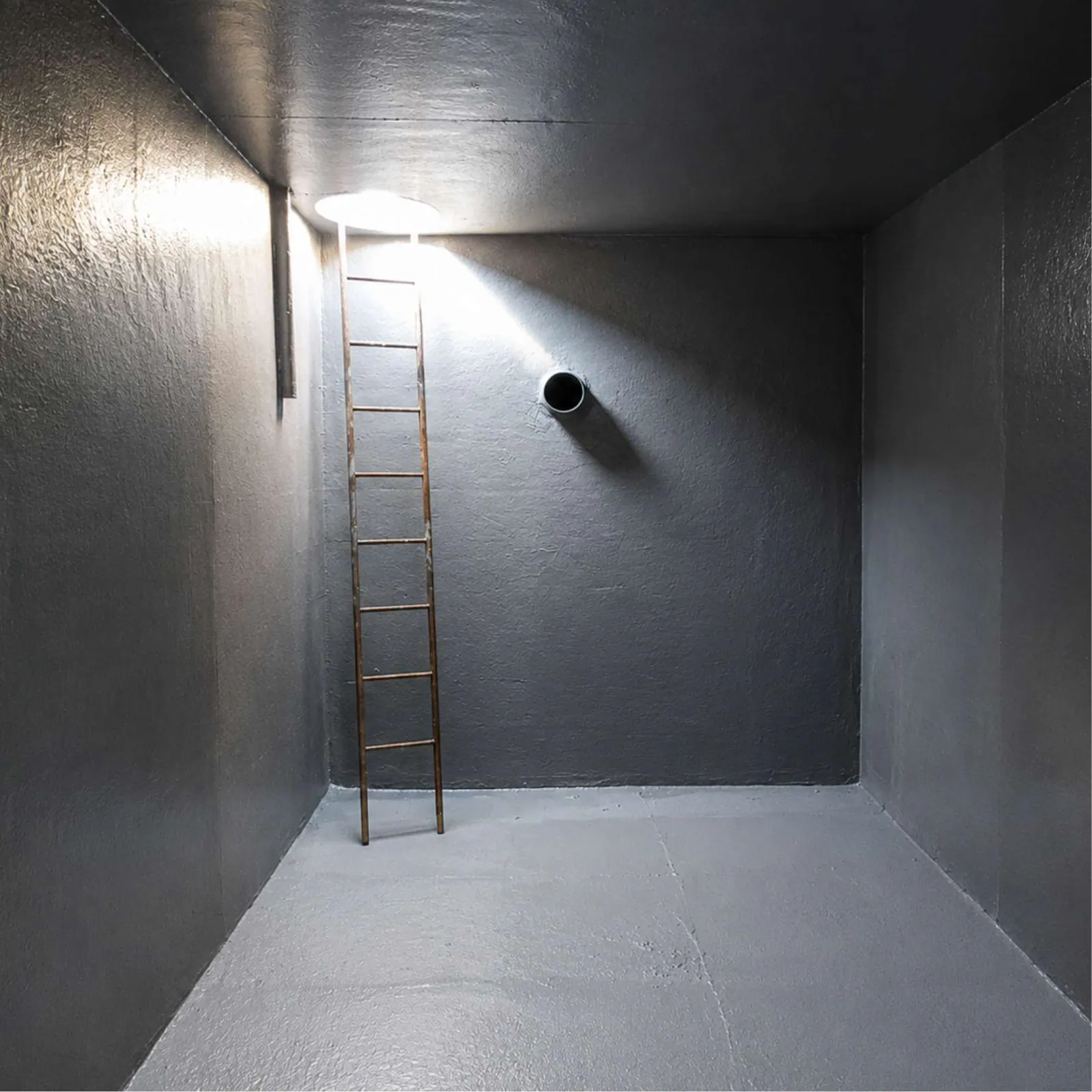 Seamless waterproof coating protecting industrial steel infrastructure
