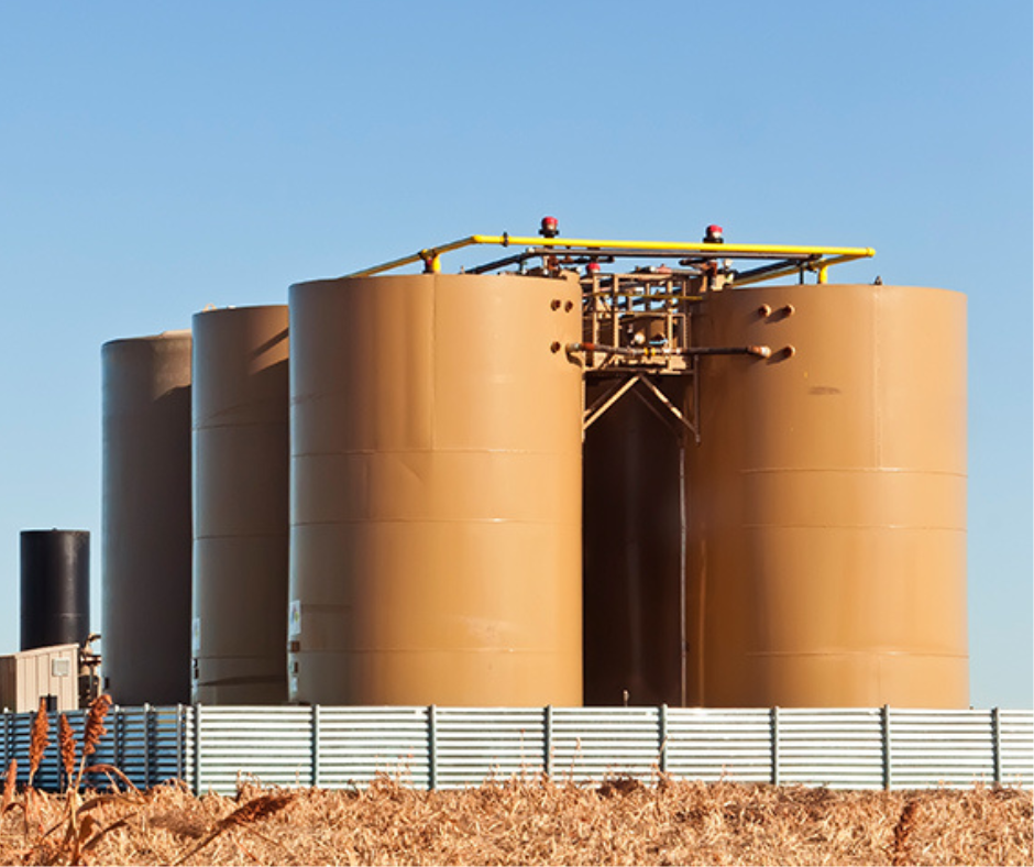 Tanks coated with polyurea